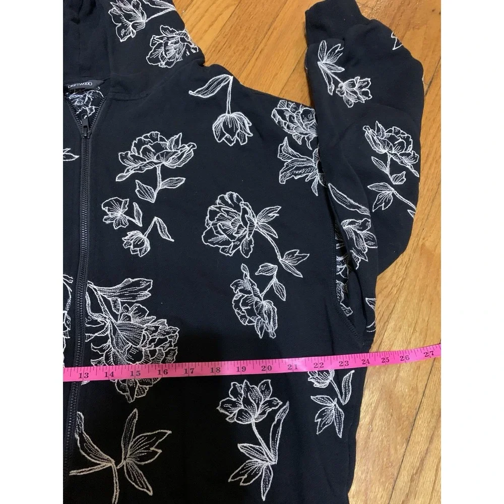 Driftwood Floral Embroidered Ivory Black Oversized Hoodie Size Medium